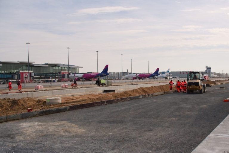 Jest umowa na projekt rozbudowy terminalu Portu Lotniczego Wrocław