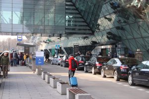 Mimo blokady Ormuz Kraków Airport z kwietniowym rekordem pasażerów