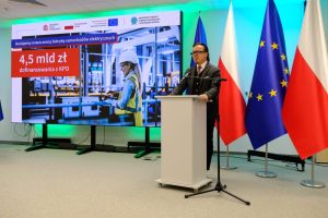 Tusk: Foxconn zaangażuje się w fabrykę półprzewodników na Dolnym Śląsku