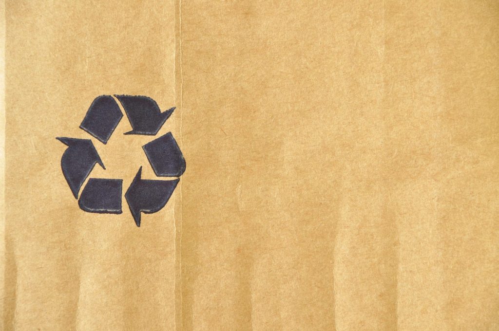 Recykling makulatury w dobie e-commerce