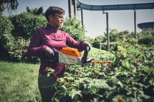 Europejscy giganci stawiają na akumulatory. Zasilą m.in. pilarki i myjki