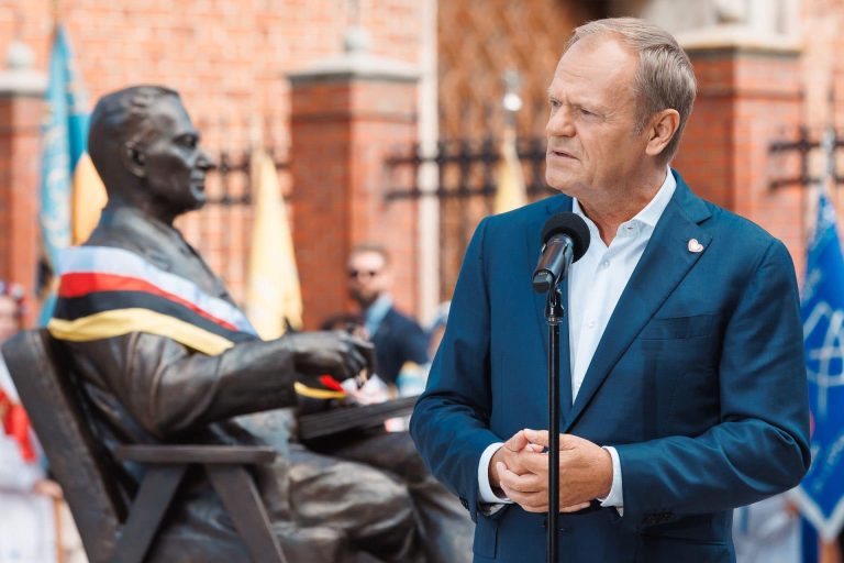 Premier apeluje do pracodawców: w związku z upałami zadbajcie o swoich pracowników i siebie