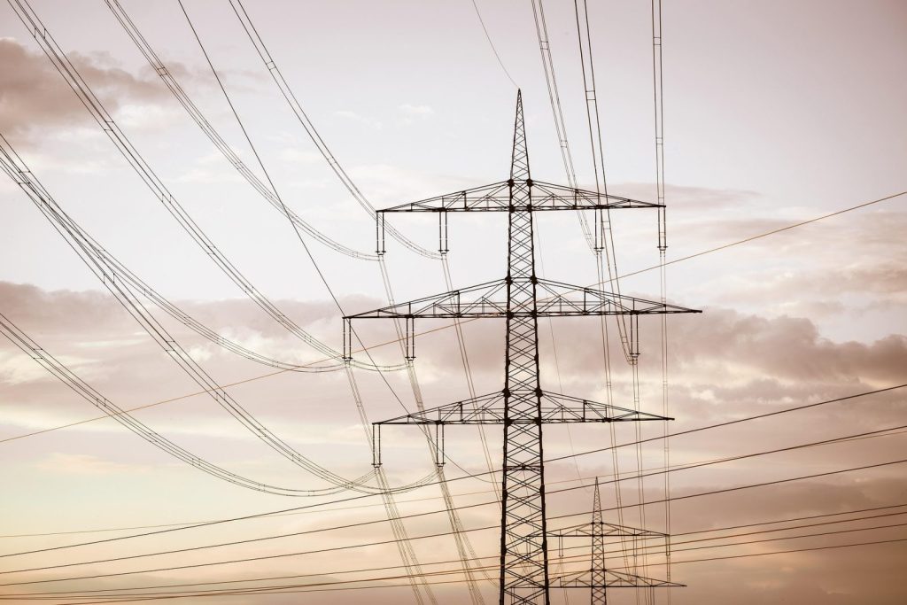 Upały zagrażają energetyce. PSE znów ogłasza przywołanie na rynku mocy