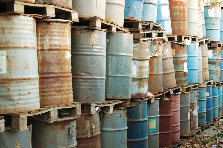 Służby ponownie zbadały składowisko odpadów w Rogowcu. Chodzi o 50 tys. ton chemikaliów