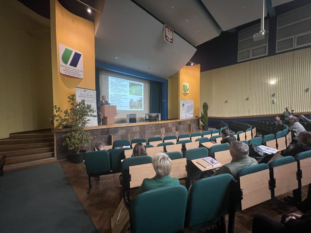 Jak chronić historyczne nekropolie? Trwa konferencja w Szczecinie